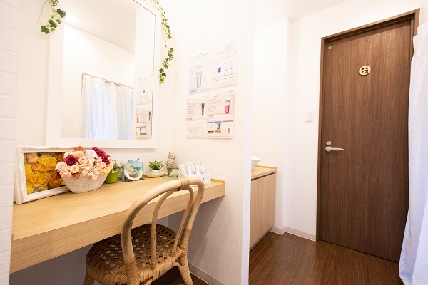 パウダールーム"